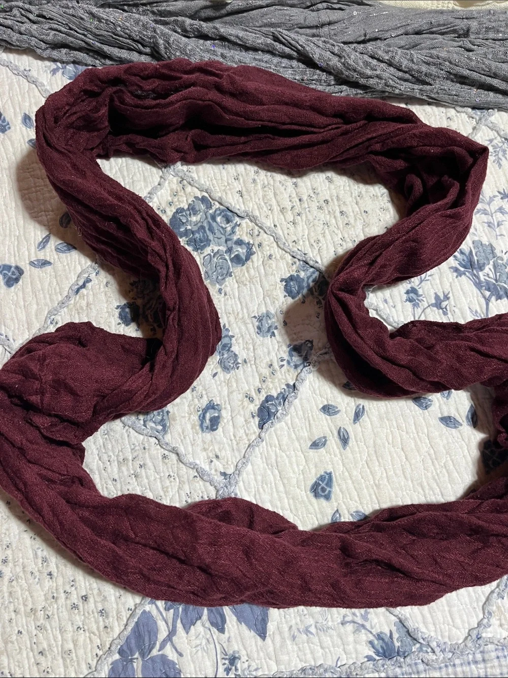 Lot of 6scarves Black, Burgundy, Gray, Cream, 2 White some sparkle see pictures